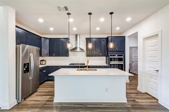 Building Photo - 533 Pickrell Lp