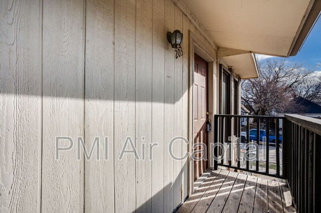 Building Photo - 535 S Lulu Ave