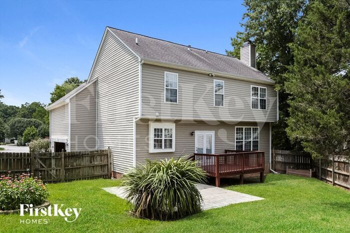 Building Photo - 3900 Gisbourne Dr