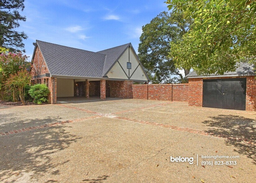 Building Photo - 9815 Mira Del Rio Dr