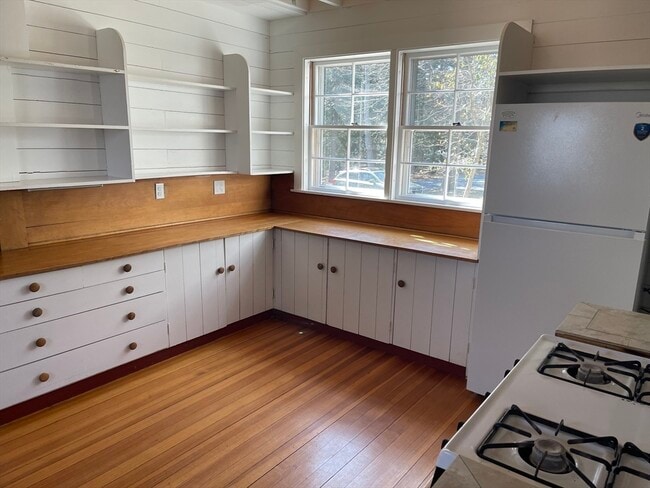 Building Photo - 45 Old Cove Rd