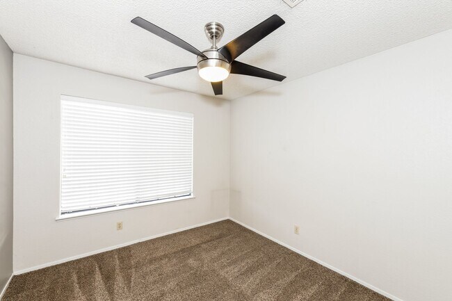 Building Photo - 1780 Yellowwood Dr