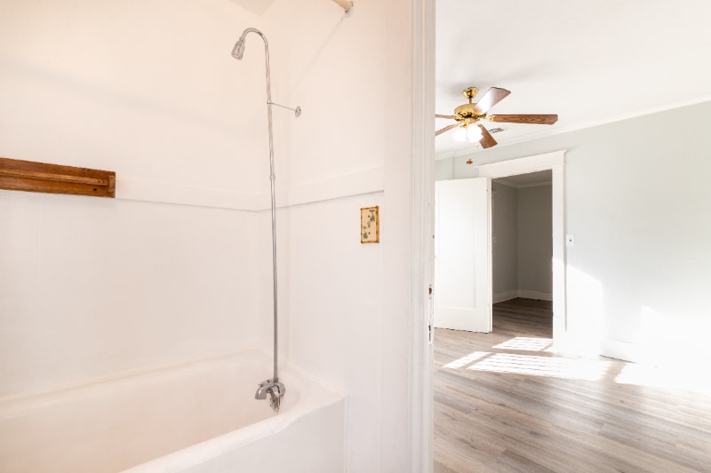 Building Photo - 6622 Bonsallo Ave