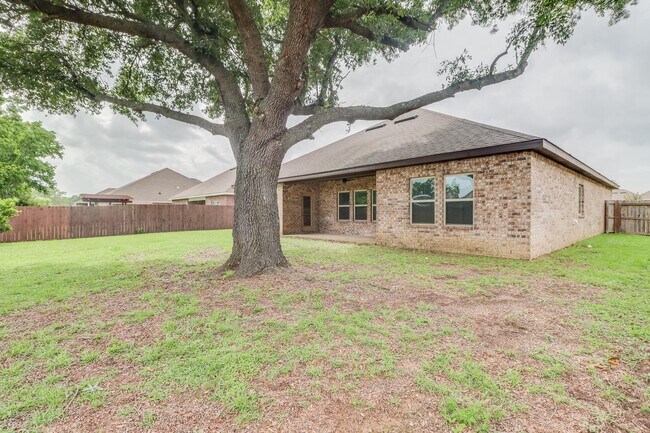 Building Photo - 10837 Chapelwood Dr