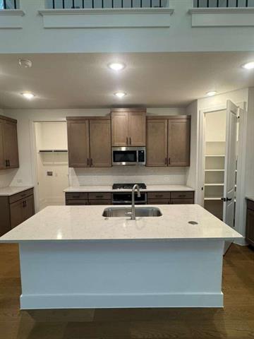 Building Photo - 7023 Lathrop Ln