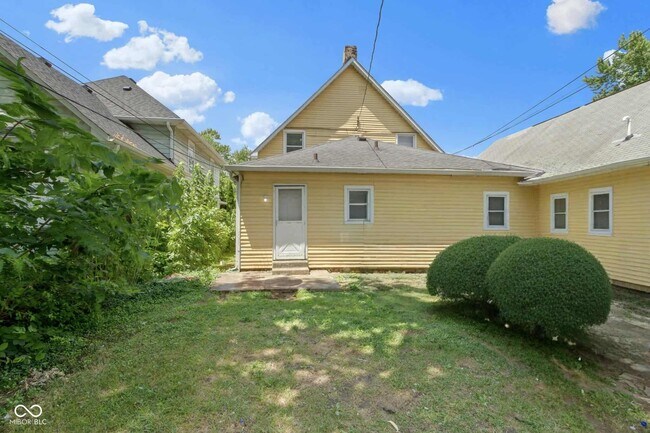 Building Photo - 1135 S Richland St