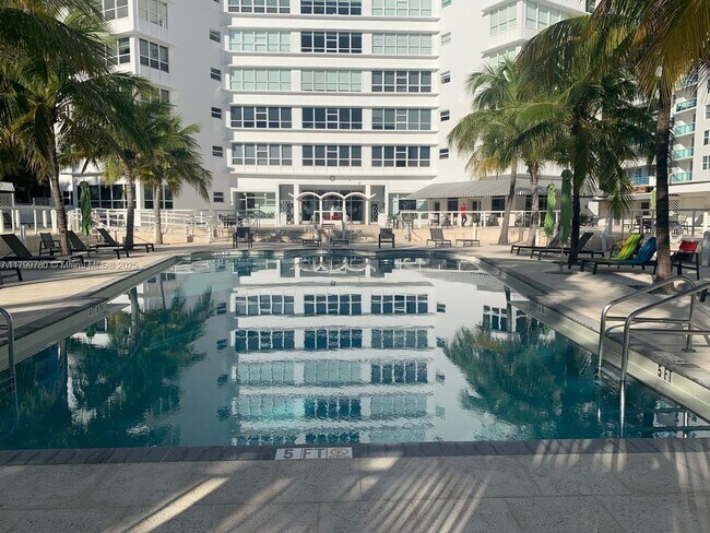 Building Photo - 4925 Collins Ave