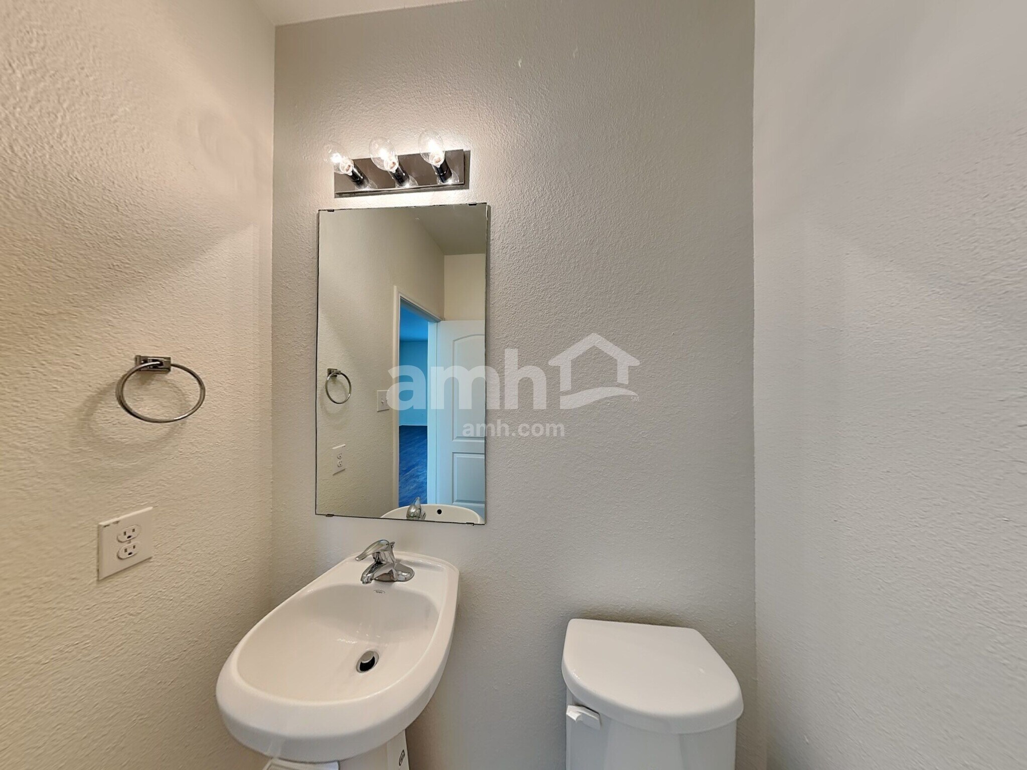 Building Photo - 1220 Arizona Dr