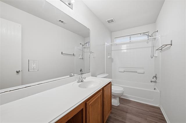 Building Photo - 518 Niagara Falls Dr