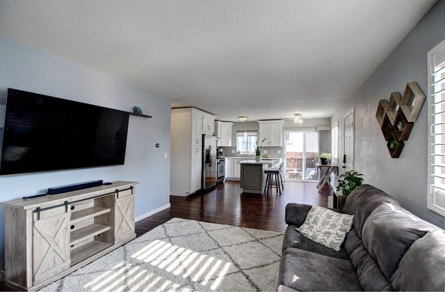 Building Photo - 3BD, 2BA Front side Duplex with Private Front Yard, Near Sloan's Lake
