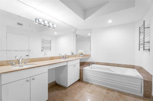 Building Photo - 4779 Collins Ave