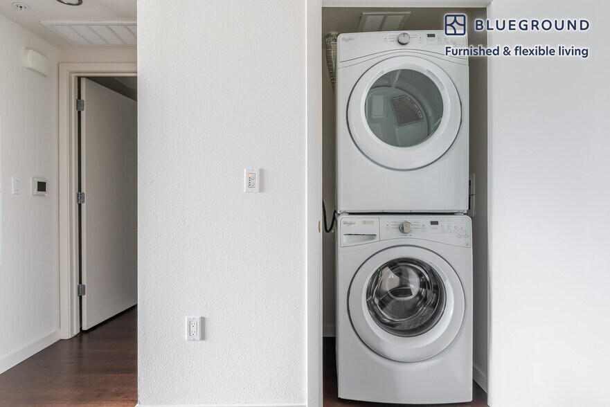 Building Photo - 650 E Capitol Ave