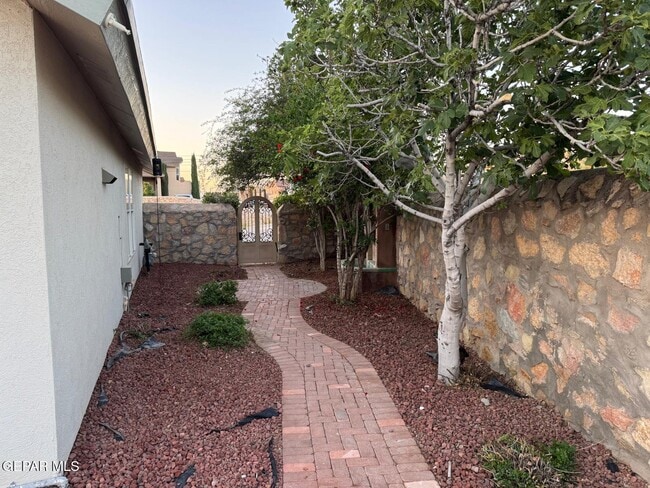 Building Photo - 398 Bentridge Drive