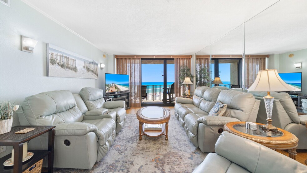 Building Photo - 7205 Thomas Dr