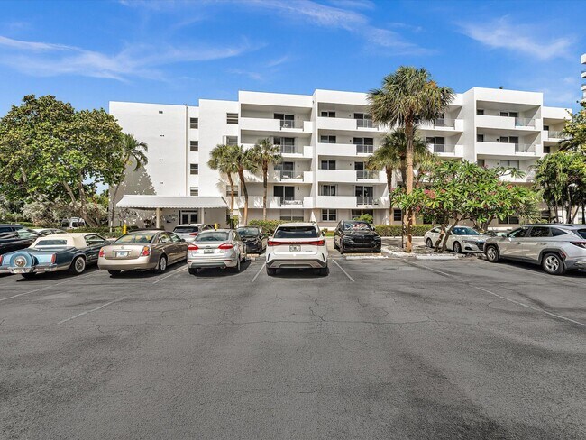 Building Photo - 1421 S Ocean Blvd