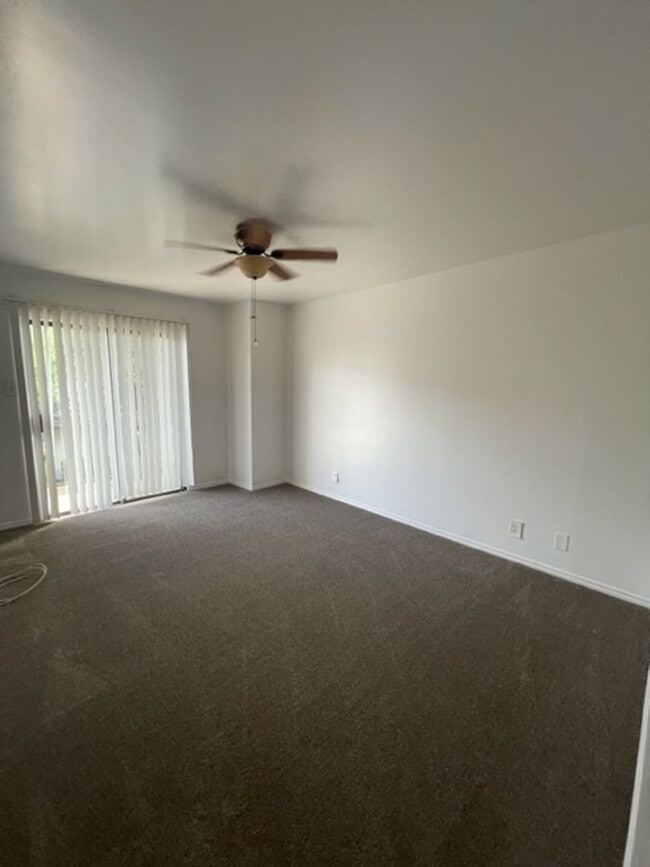 Building Photo - Old Town Scottsdale townhome- 2 bd 2 bath- W/D- Yard