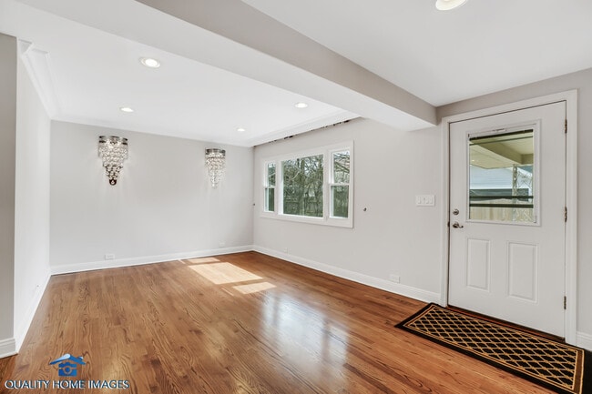 Building Photo - 335 Brookside Ln