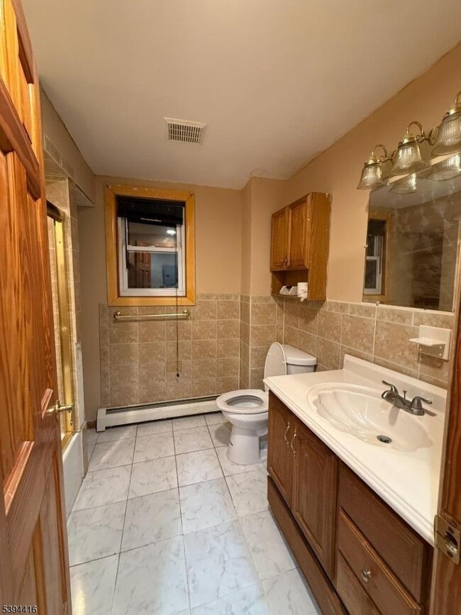 Building Photo - 389 Amherst St