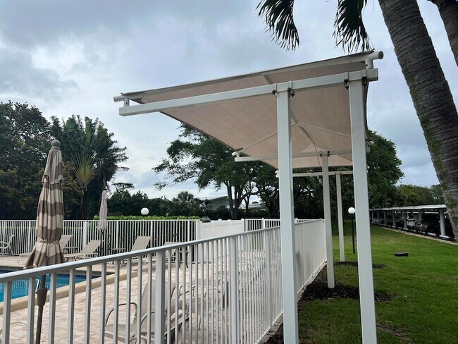 Building Photo - 300 N Hwy A1A