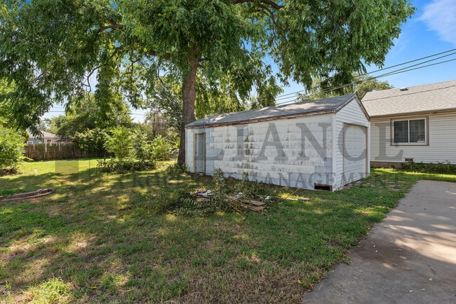 Building Photo - 1430 S Martinson St