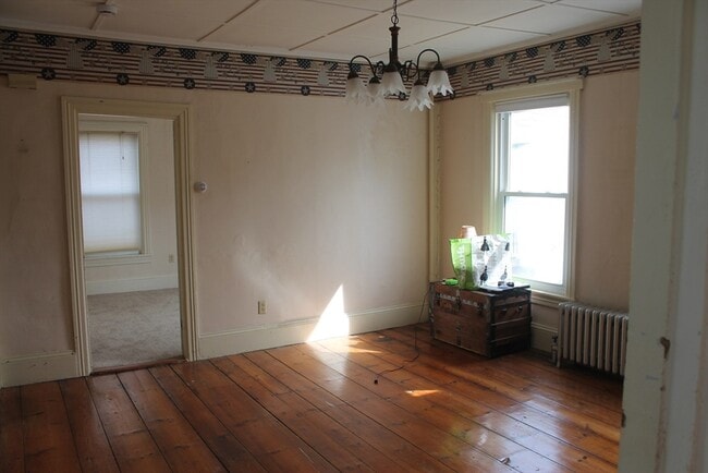 Building Photo - 112 Cottage St