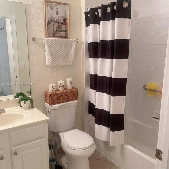 Building Photo - 3340 Palomino Dr