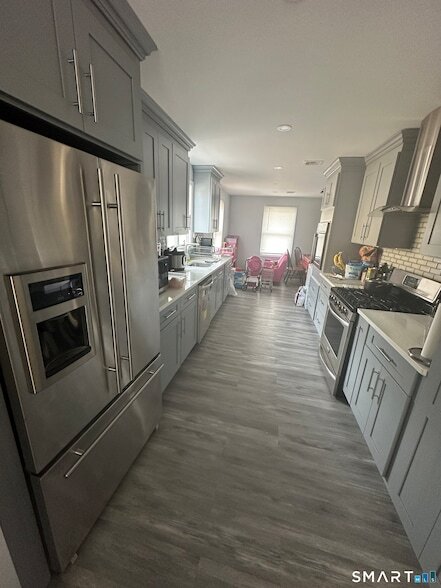 Building Photo - 180 Pleasantview Ave