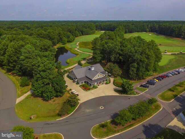 Building Photo - 10706 Green Leaf Run