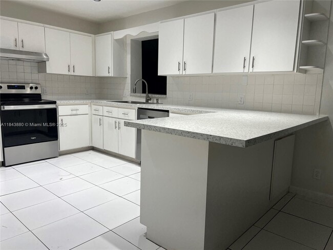 Building Photo - 16910 SW 109th Ave