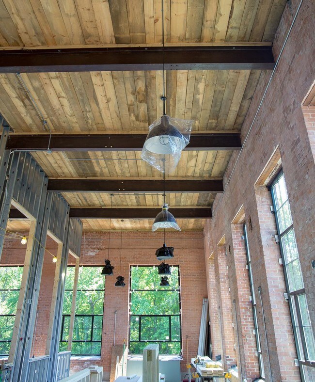 Building Photo - 334 Knight St