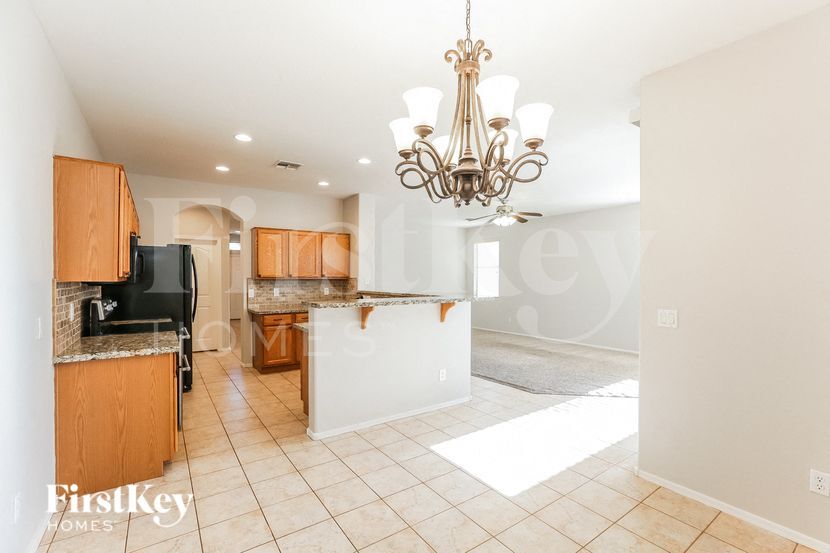 Building Photo - 15913 W Ventura St