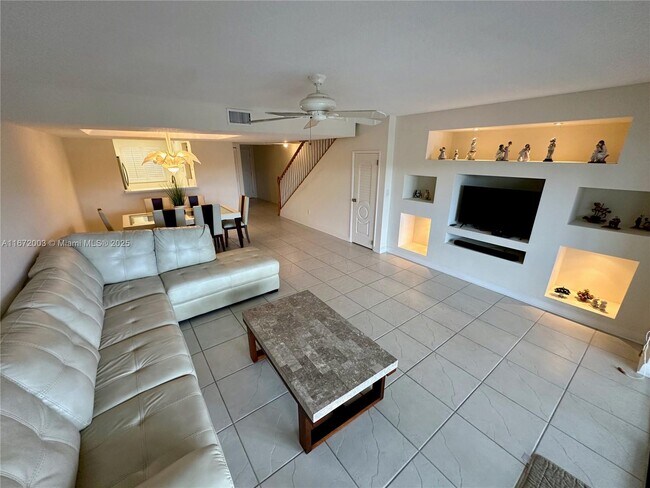 Building Photo - 240 Captains Walk