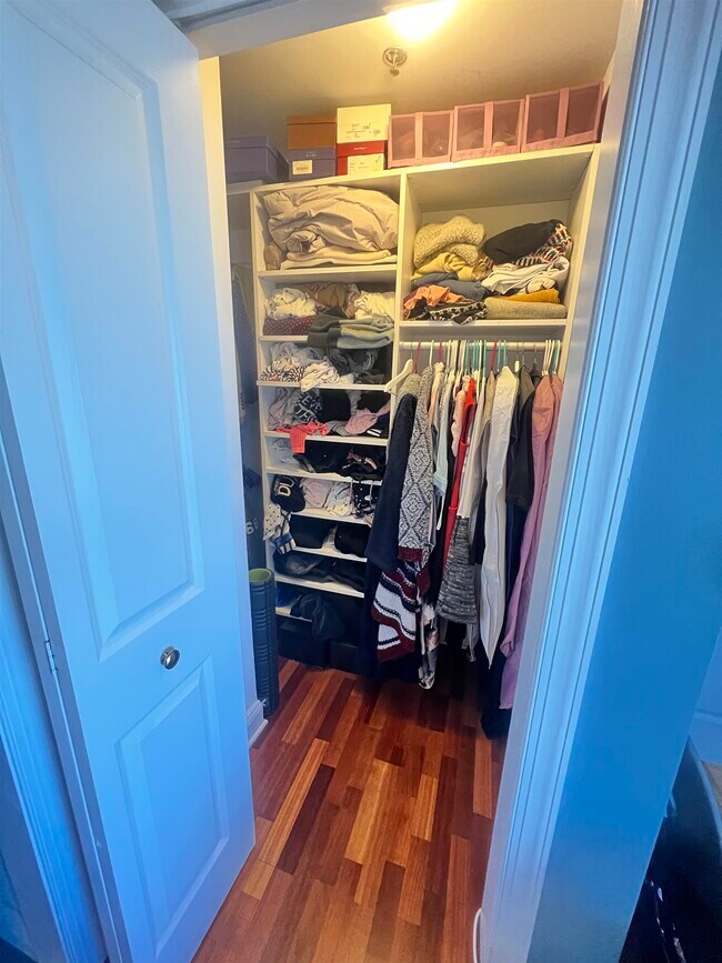 Building Photo - 700 1st St