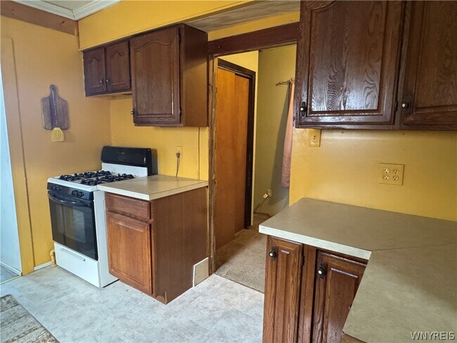 Building Photo - 6474 Hamilton Dr