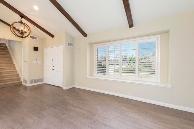 Building Photo - **Remodeled** spacious 5 bedroom home!!!