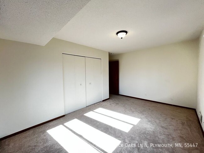 Building Photo - 3br 2ba 2cg ~ Security Deposit Alternative...