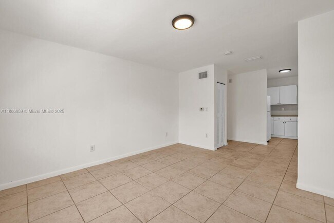 Building Photo - 575 NE 82nd St