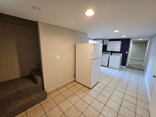 Building Photo - Beautiful Home + Mother-in-Law Suite