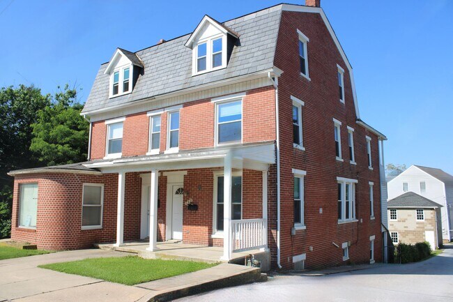 Primary Photo - Semi Detached