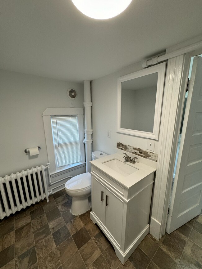 Building Photo - 1826 Pierce St NE