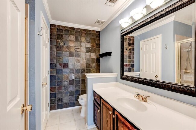 Building Photo - 4501 Whispering Valley Dr