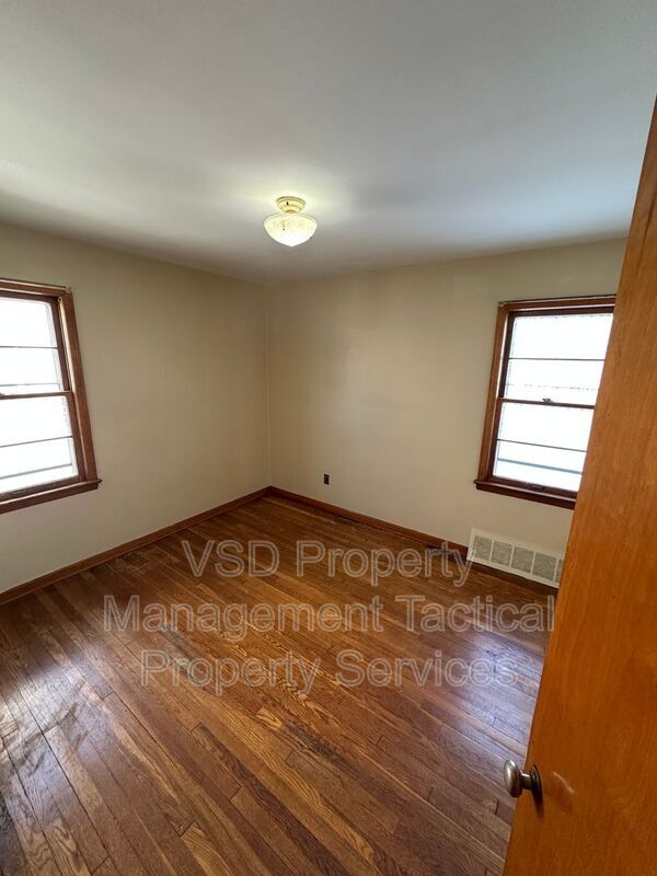 Building Photo - 10301 Granger Rd