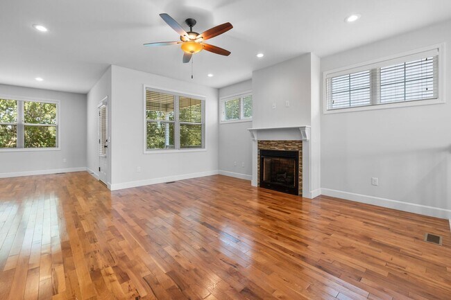 Building Photo - Craftsman Style House In The Walden Park