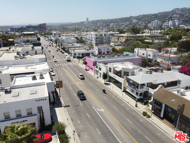 Building Photo - 642 N La Jolla Ave