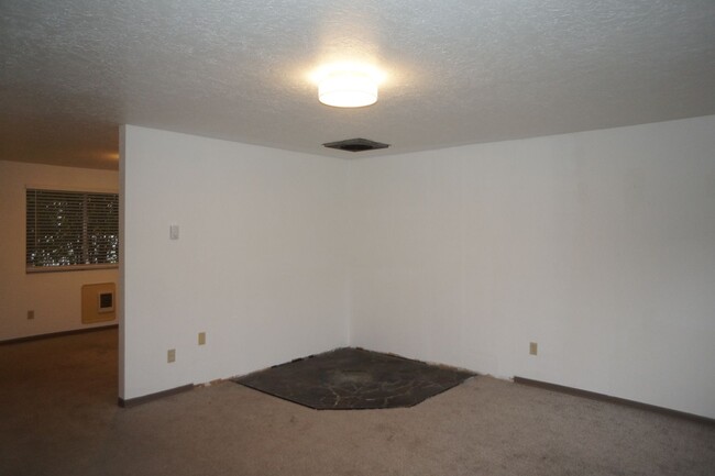 Building Photo - 3 bedroom ranch near University of Portland