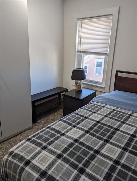 Building Photo - 27 Mt Vernon St