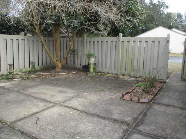 Building Photo - 700 Bay Dr