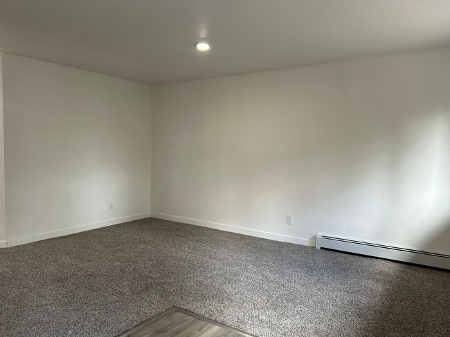 Building Photo - Duben