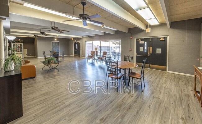 Building Photo - 2601 York Ave