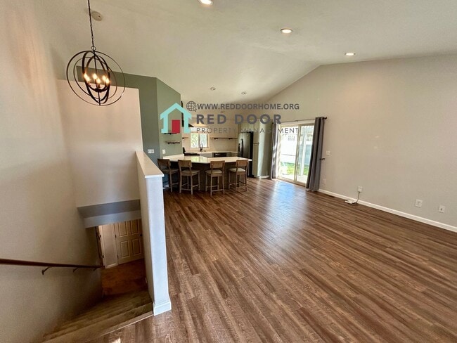 Building Photo - Modern 4 Bed, 3 Bath Home – Pet Friendly w...